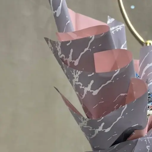 Ramo 12 huevos kinder rosa